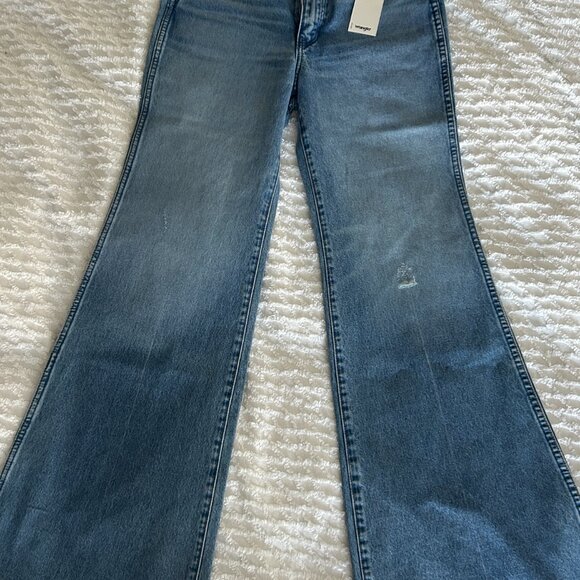Free People x Wrangler High Rise Flare Wanderer Jeans Style 622  Size 28/32 NWT - Picture 6 of 6